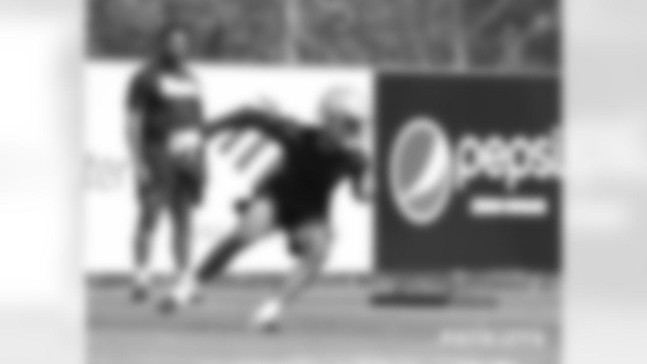 CB Christian Gonzalez.